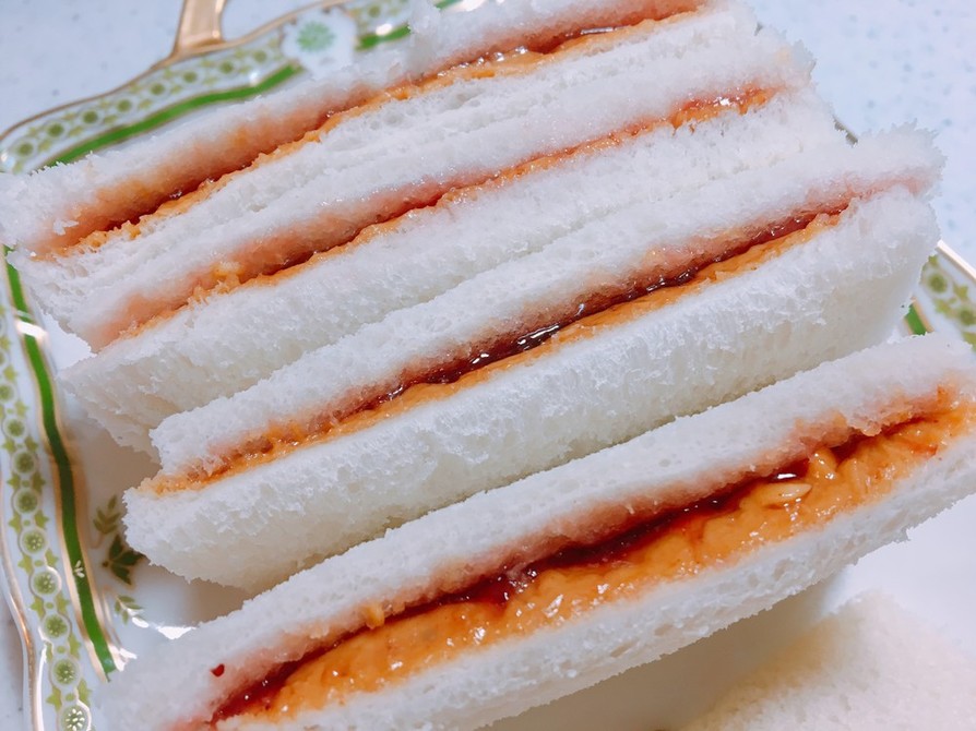 サンドイッチ(ピーナッツバター＆いちご)の画像