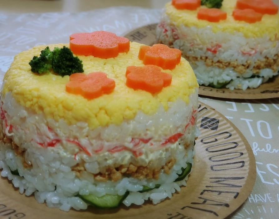 デコレーション寿司ケーキの画像