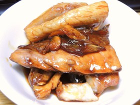すき焼きのタレで簡単! 鰤のアラ煮!