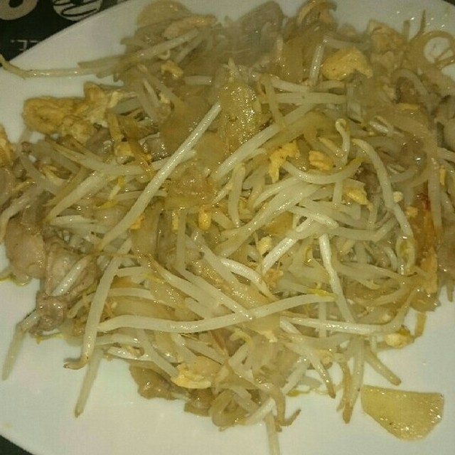 もやしと豚肉と卵と玉ねぎの炒め レシピ 作り方 By あちゃきん クックパッド 簡単おいしいみんなのレシピが354万品