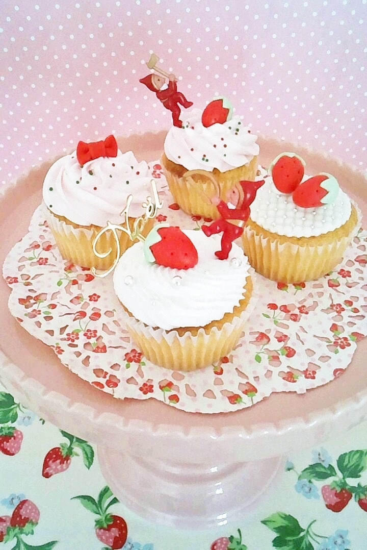 苺ショート風　クリスマスカップケーキの画像