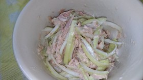 節約!大根の皮で簡単サラダ☆