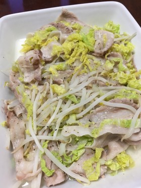 豚バラ肉・白菜・もやしのレンジで酒蒸し