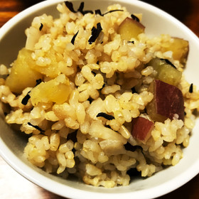 玄米ひじき雑穀のさつまいもごはん