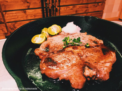 三崎マグロのテールステーキの写真