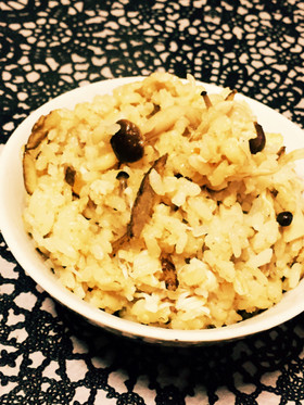 しらたき入りで糖質オフな炊き込みご飯