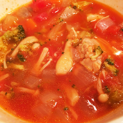とろける野菜のトマトスープの写真