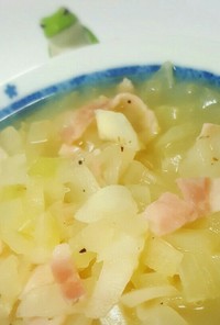 生姜入り！玉ねぎの食べるコンソメスープ
