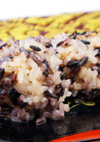 黒紫米と餅米の肉団子
