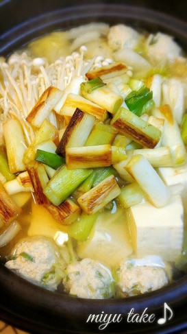 白葱と鶏つくねの♡塩生姜鍋♪温まる〜