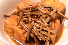 ゼンマイと厚揚げの赤だし味噌煮