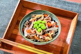 炒り大豆の炊き込みご飯