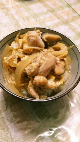 きのことちくわ入り♪つゆ多めの親子丼☆