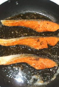 鮭・サーモンの粒マスタードパン粉焼き