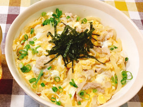 あっさり◎豚肉のあごだし卵とじ丼