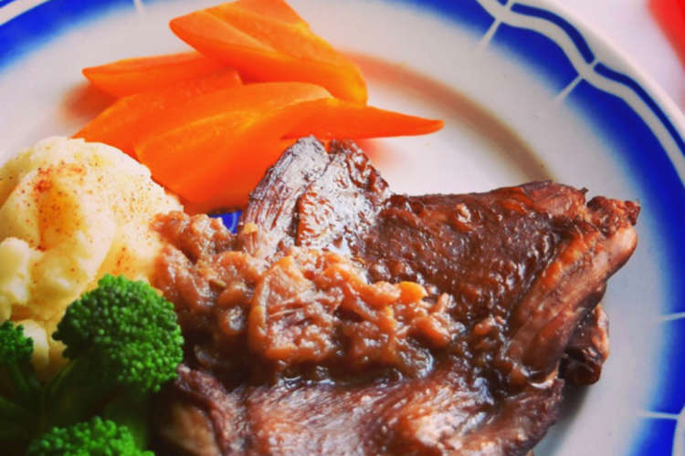 鶏モモ肉の赤ワイン煮込み 林檎とクローブ レシピ 作り方 By ふじたかな クックパッド