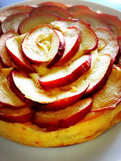 超簡単で美味♡りんごとヨーグルトのケーキの写真