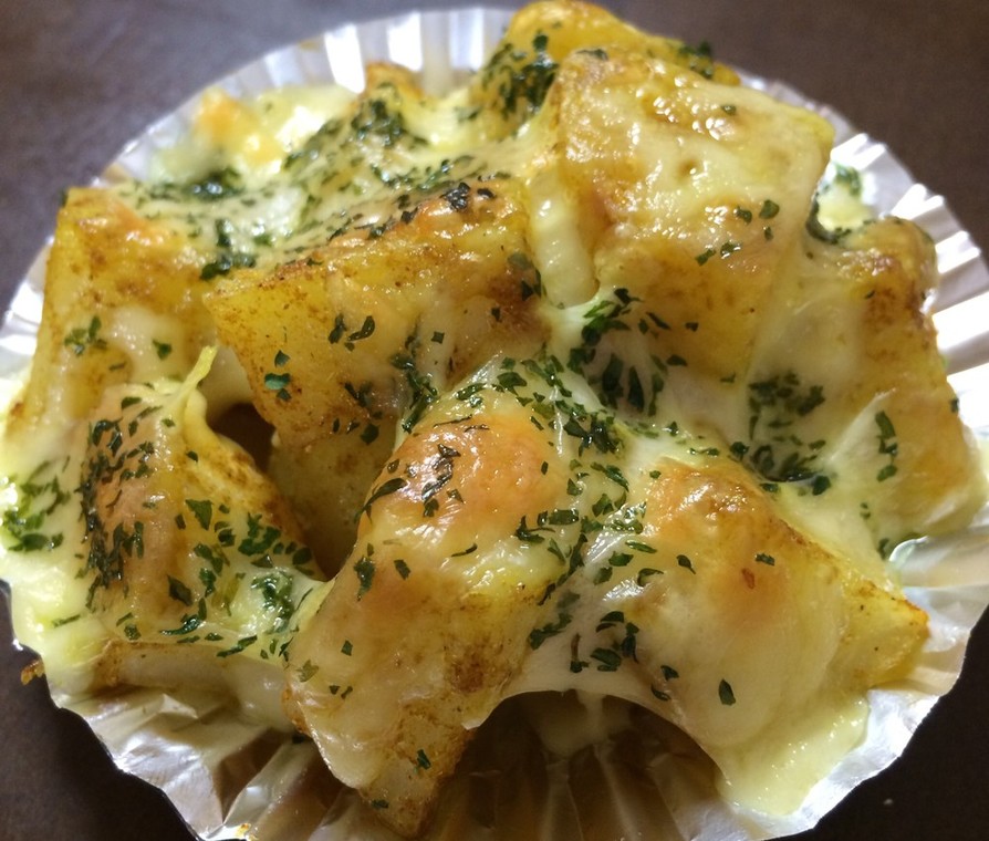 簡単お弁当♡ポテトのカレーマヨチーズ焼きの画像