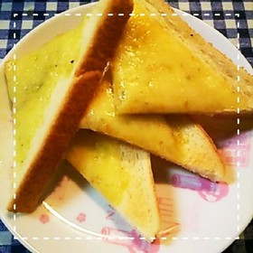 食パンで簡単!ガーリックチーズトースト
