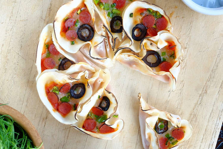 簡単で完璧っ 餃子の皮のフラワー ピザ レシピ 作り方 By ち Sun クックパッド 簡単おいしいみんなのレシピが372万品