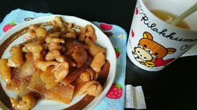 冷凍こんにゃくと鶏皮の照り焼きつまみ。