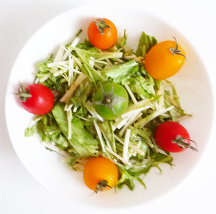 水菜とプチトマトの怪味ソース　四川サラダの画像