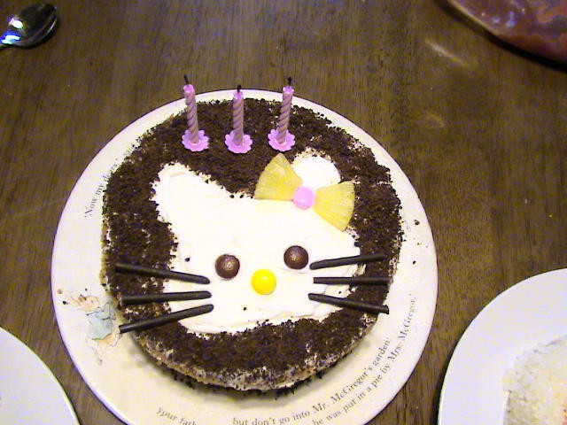 キティーちゃんのバースデーケーキの画像