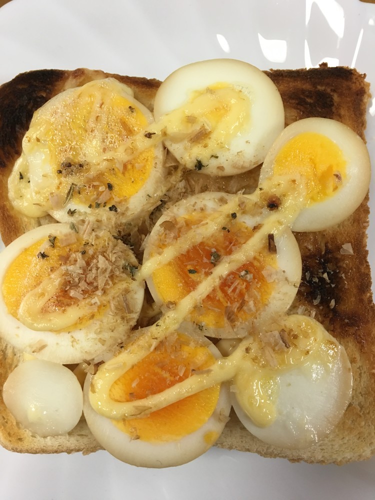 味付け卵のおかかマヨトーストの画像
