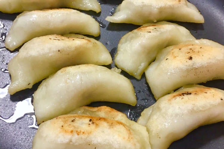 米粉でもちもち 餃子の皮 レシピ 作り方 By 課長の土日 クックパッド 簡単おいしいみんなのレシピが356万品