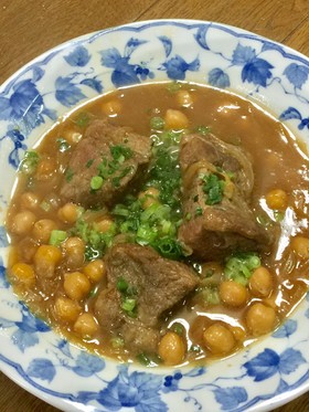 豚肩ロースとひよこ豆の味噌煮込み