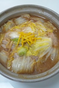 土鍋で作る豚肉と白菜の煮物