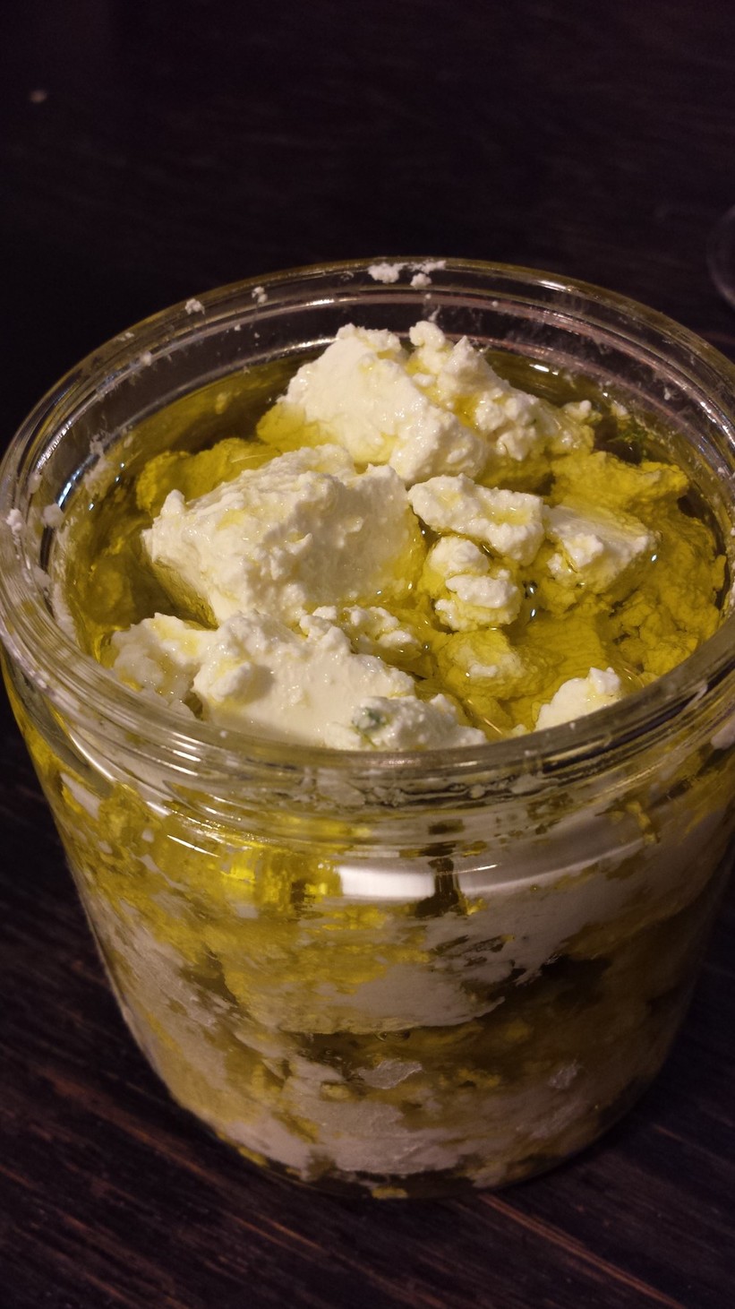 フェタチーズ漬けローストチキンのレシピ