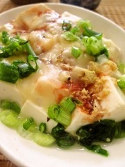 おつまみに☆いかの塩辛の豆腐グラタンの写真