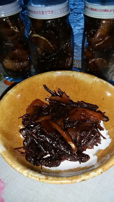イナゴの生姜入り佃煮の写真