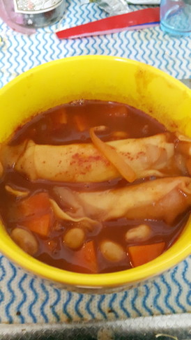 トルティーヤ風ウインナー入り野菜スープ