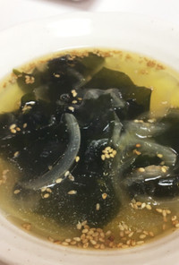 簡単♥わかめと玉ねぎの中華スープ