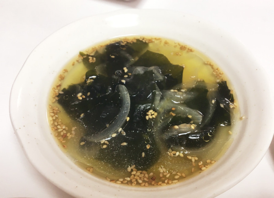 簡単♥わかめと玉ねぎの中華スープの画像