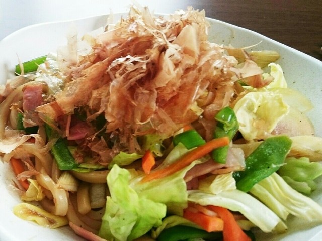 冷凍うどんで簡単 焼きうどん レシピ 作り方 By もぃえ クックパッド 簡単おいしいみんなのレシピが352万品
