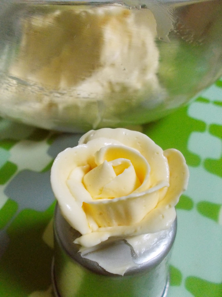 昔懐かし卵黄で作る美味しいバタークリームの画像