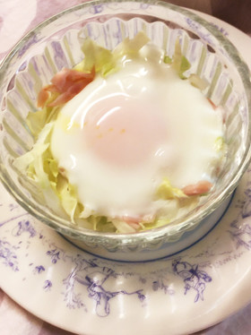 簡単♪キャベツとハムと卵のココット