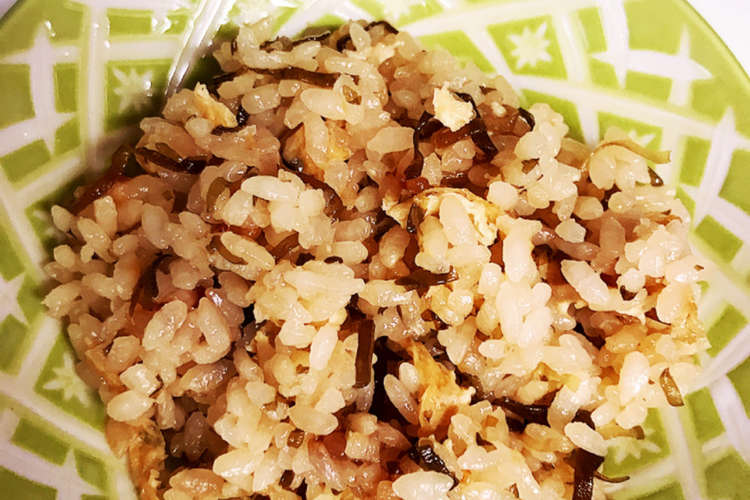 簡単 塩こんぶと油揚げの炊き込みご飯 レシピ 作り方 By チロコロルン クックパッド