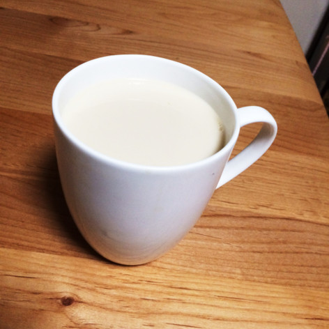 カフェインレスの麦茶牛乳