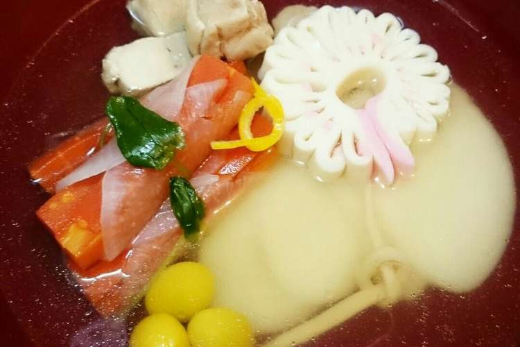 華やか飾り蒲鉾 孔雀 の鶏肉入りお雑煮 レシピ 作り方 By Mstcooking クックパッド