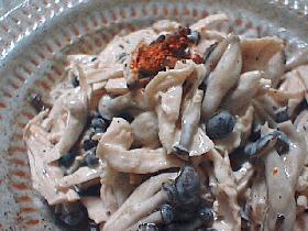 鶏としめじの七味マヨサラダ