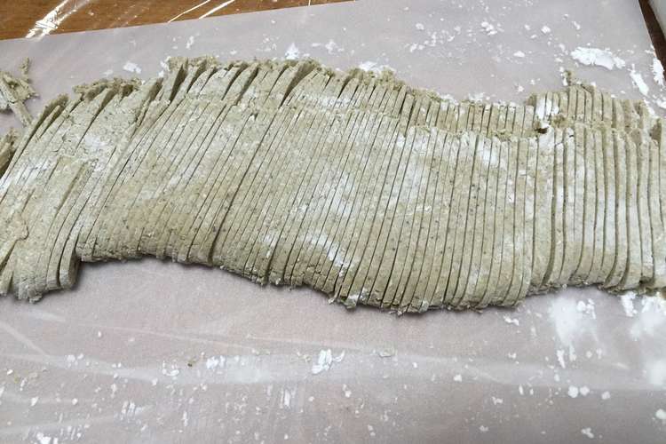 年越しそば 手打ち 十割蕎麦 レシピ 作り方 By バーシーbashi クックパッド 簡単おいしいみんなのレシピが360万品