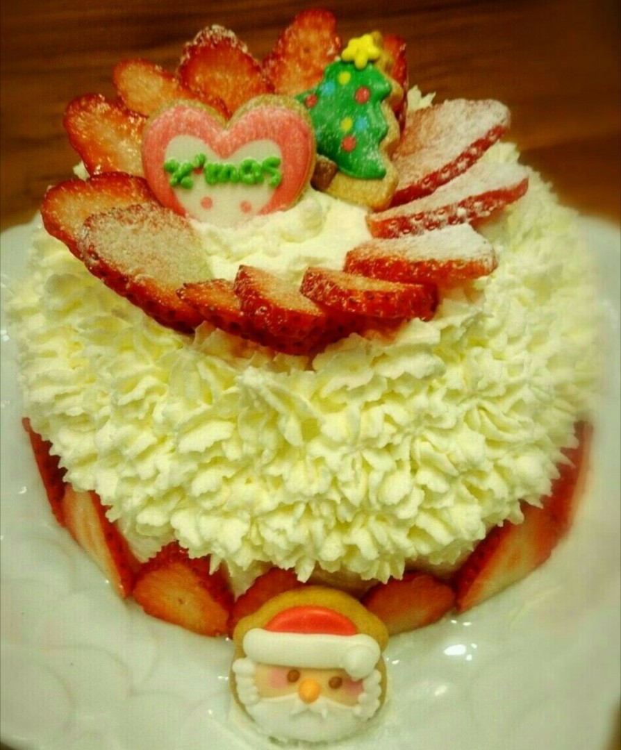 簡単可愛いドームケーキのクリスマスケーキの画像