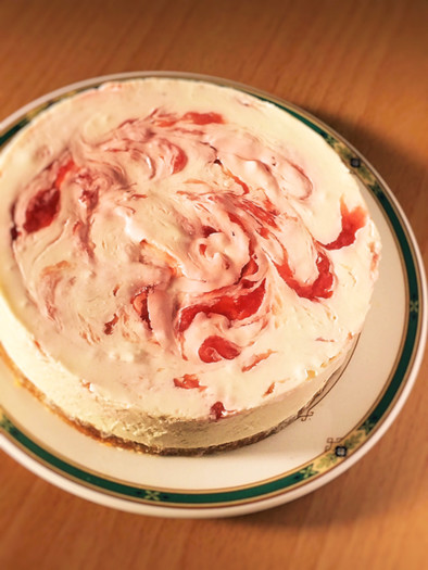 糖質制限◆苺のマーブルレアチーズケーキの写真