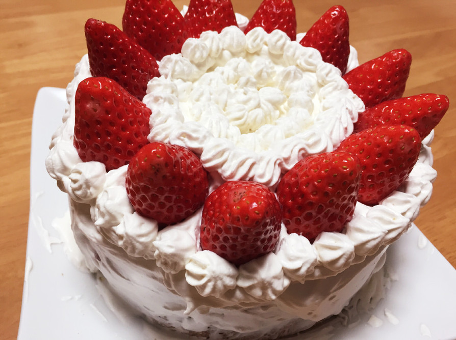 シンプル☆いちごのホールケーキの画像