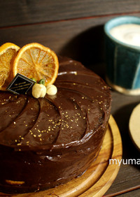オレンジとフラフのチョコケーキ