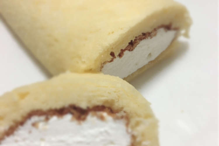ホワイトチョコホイップのロールケーキ レシピ 作り方 By 寝ない子 クックパッド